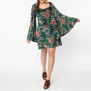 NWT Smak Parlour Green Textured Velvet Paisley Print Bell Sleeve Mini Dress